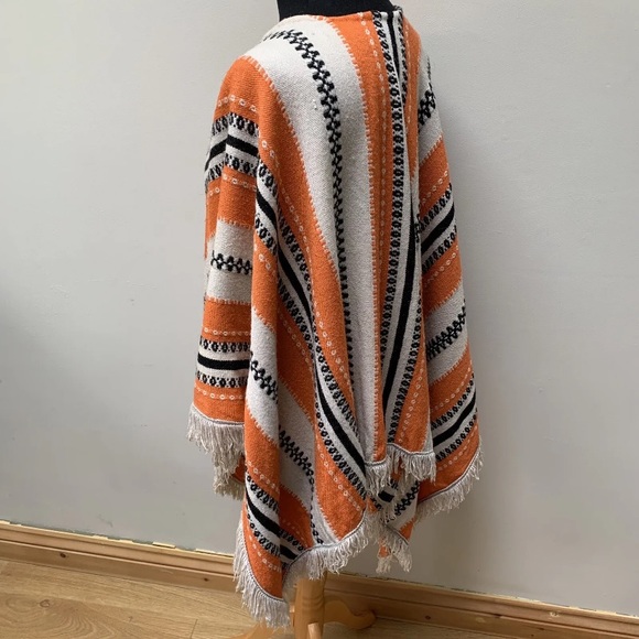 Vintage 70s poncho white orange fringed - Picture 8 of 14